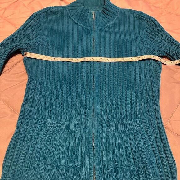 đVanâHeusenâ
Ribbed Zip-upâCardigan - Picture 9 of 9